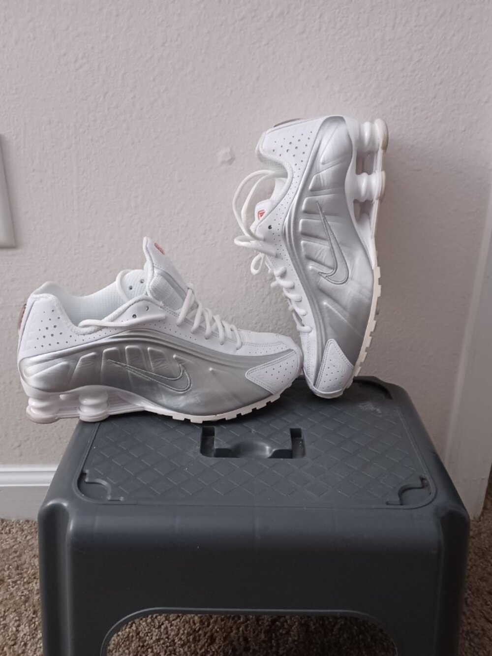 Sneakers - Picture 2 of 7
